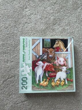200-Piece Barnyard Buddies Puzzle - Green